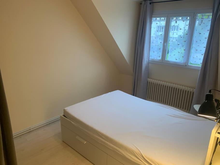 Grand Appartement Au Calme 2 Chambres Quimper Exterior photo